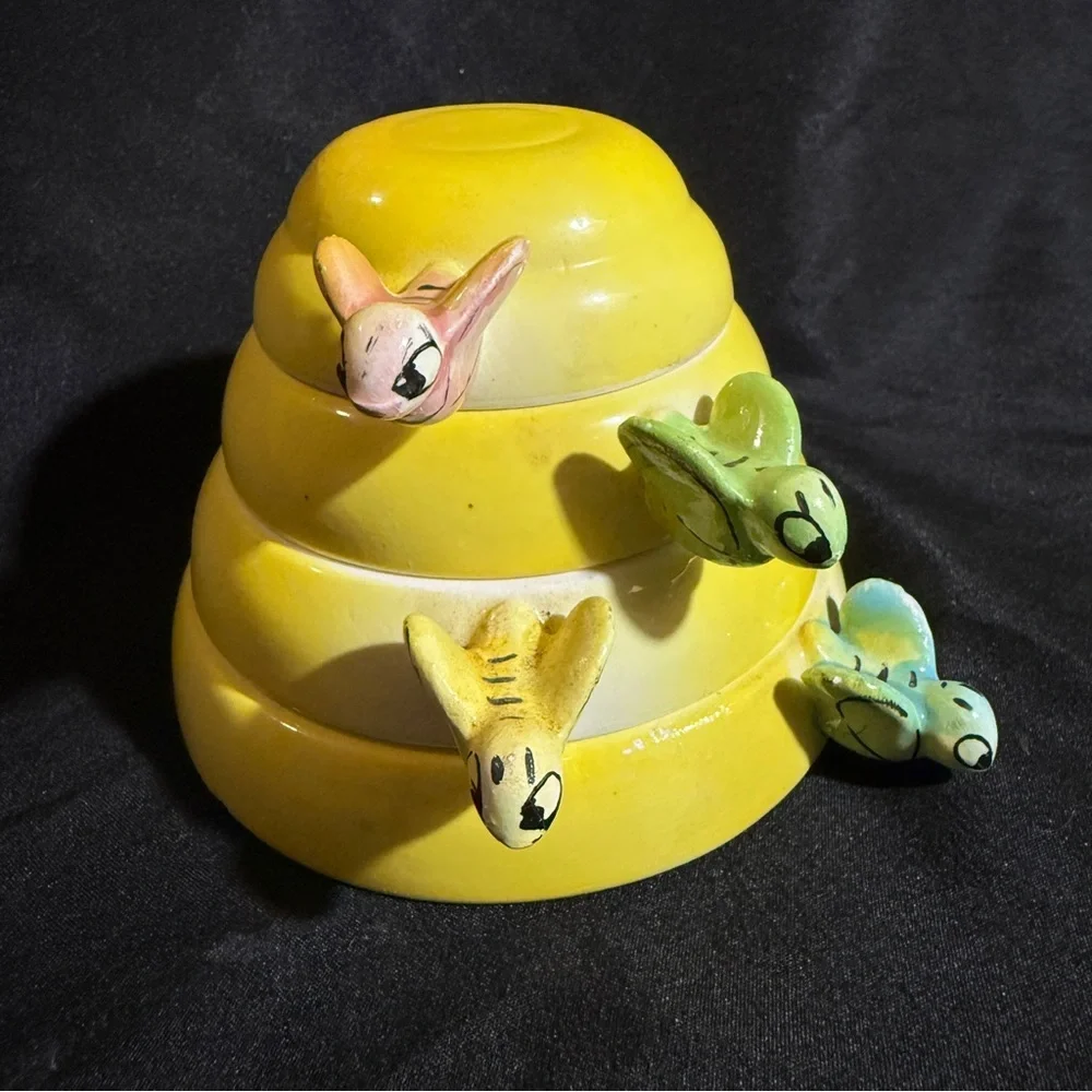 M.G. Japan Yellow Beehive Measuring Cups, Vintage
